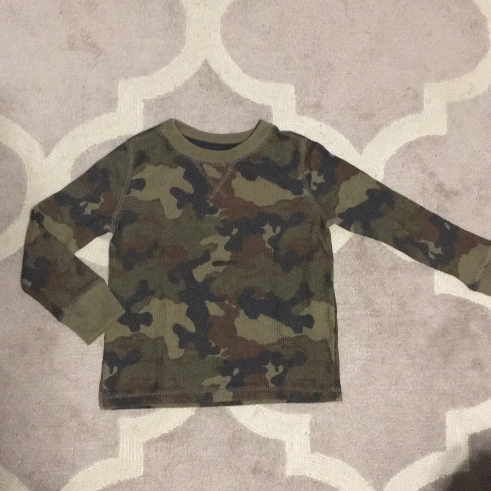 Boys camo long sleeve tee
